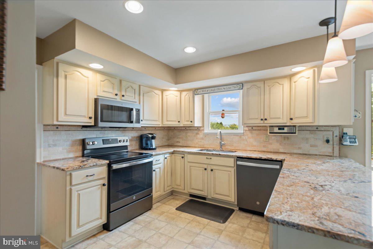 12927 The Terrace Property Photo 10