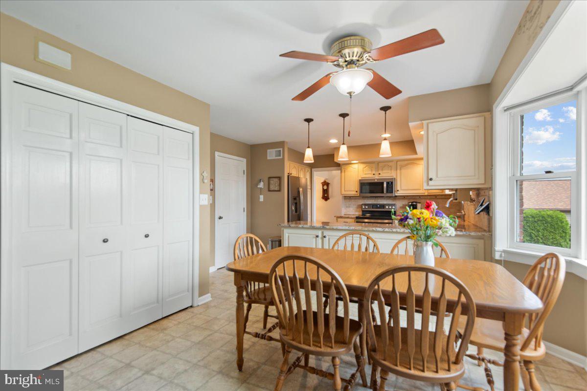 12927 The Terrace Property Photo 13