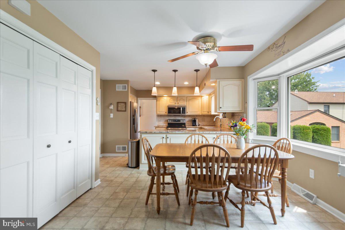 12927 The Terrace Property Photo 14