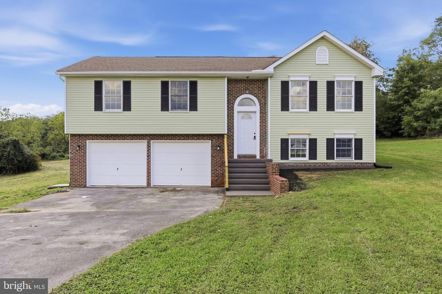 13835 Mcintosh Cir Property Photo 1