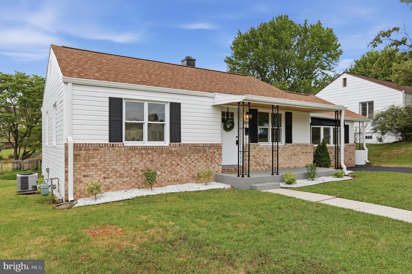 1124 Sunnyside Dr Property Photo 4