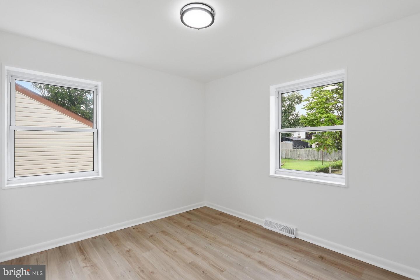 1124 Sunnyside Dr Property Photo 22