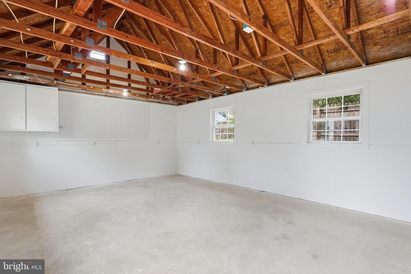1124 Sunnyside Dr Property Photo 29