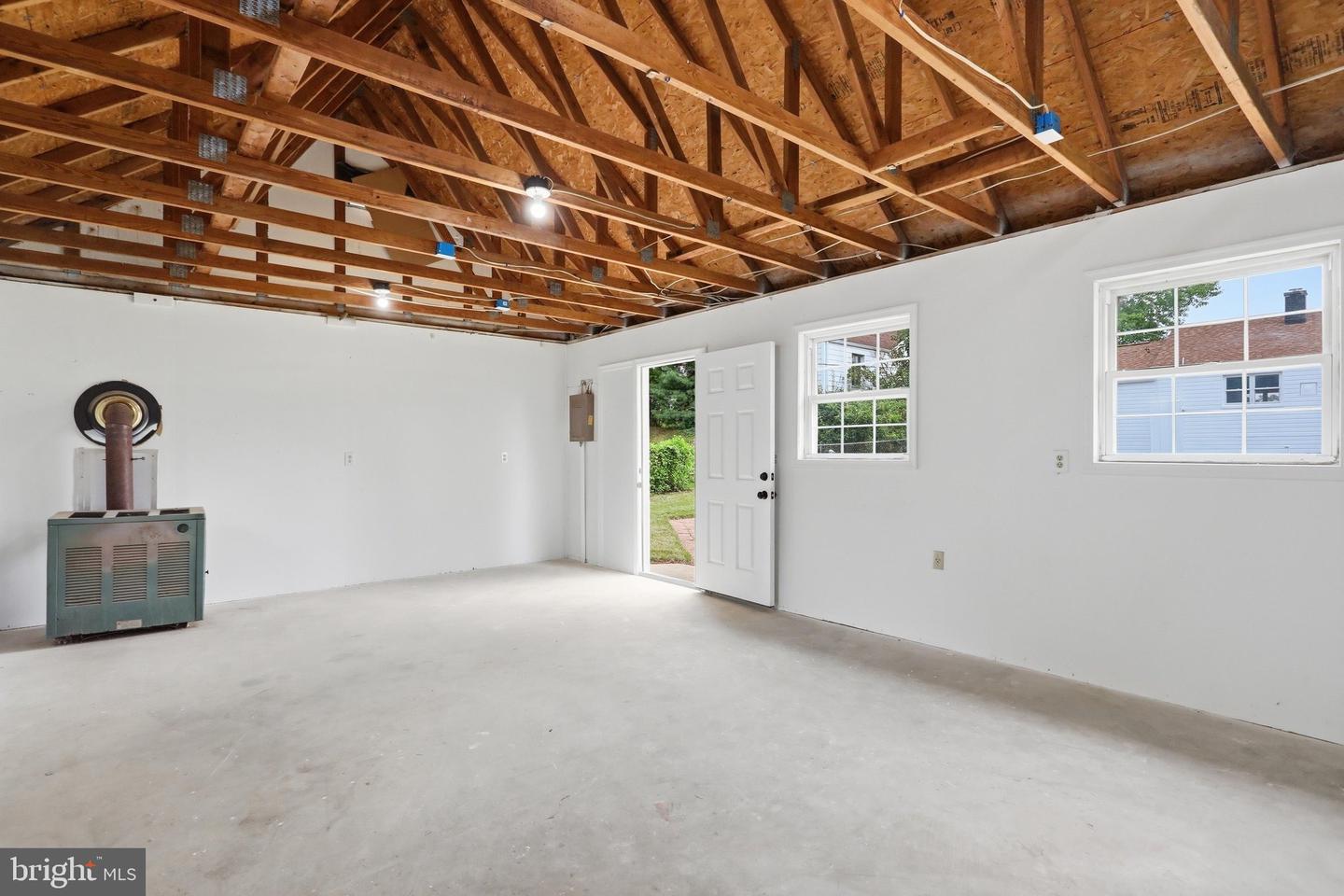 1124 Sunnyside Dr Property Photo 30