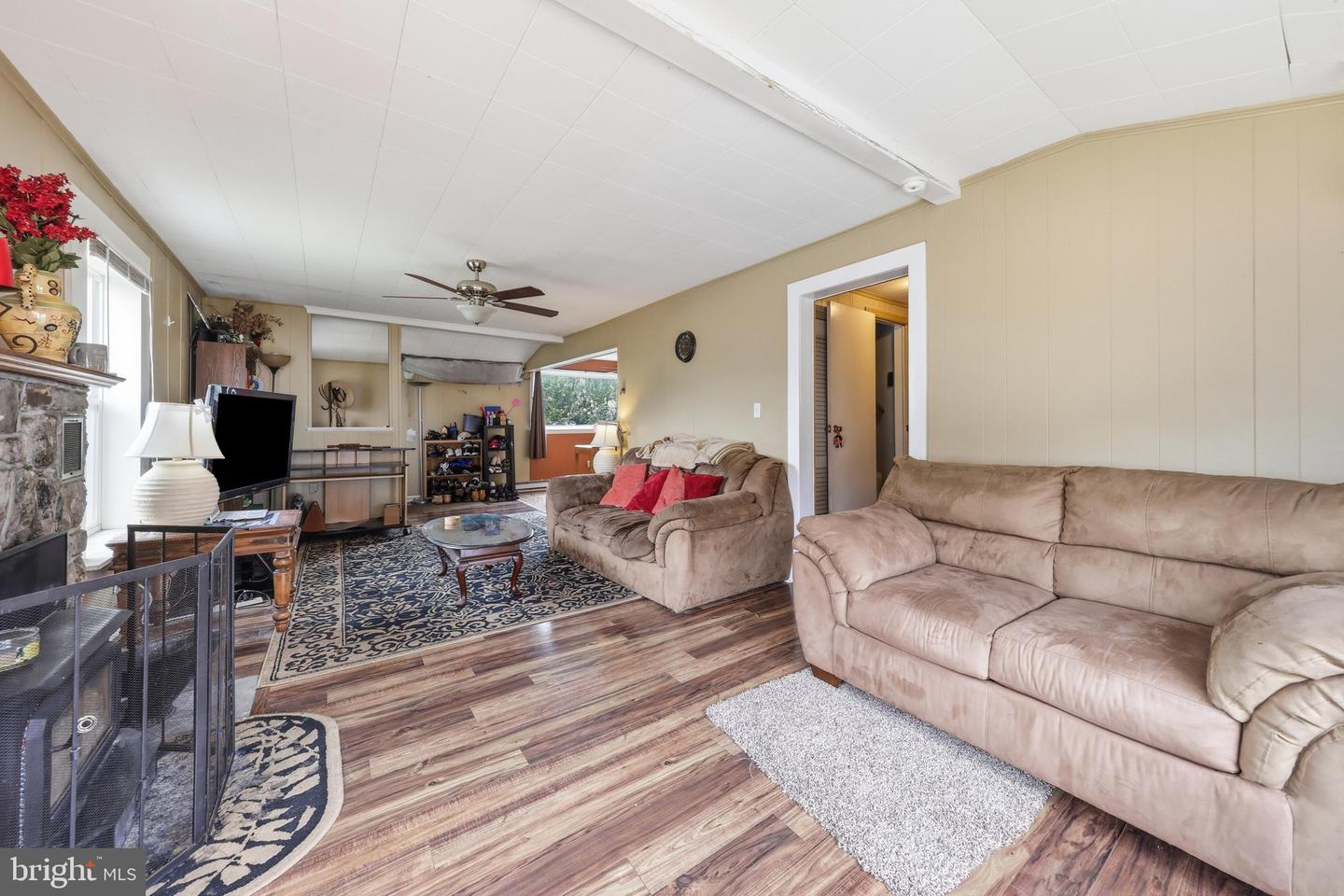 25327 Highfield Rd Property Photo 5