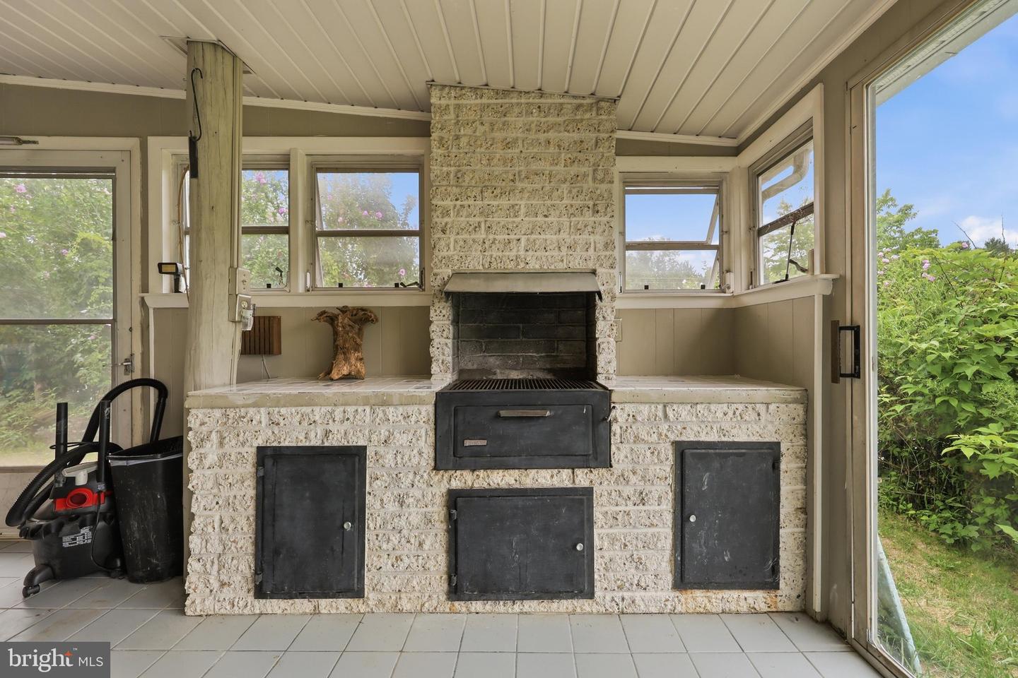 25327 Highfield Rd Property Photo 18