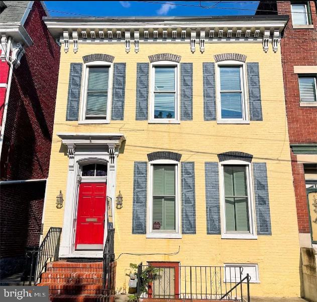 262 S Potomac St Property Photo 1