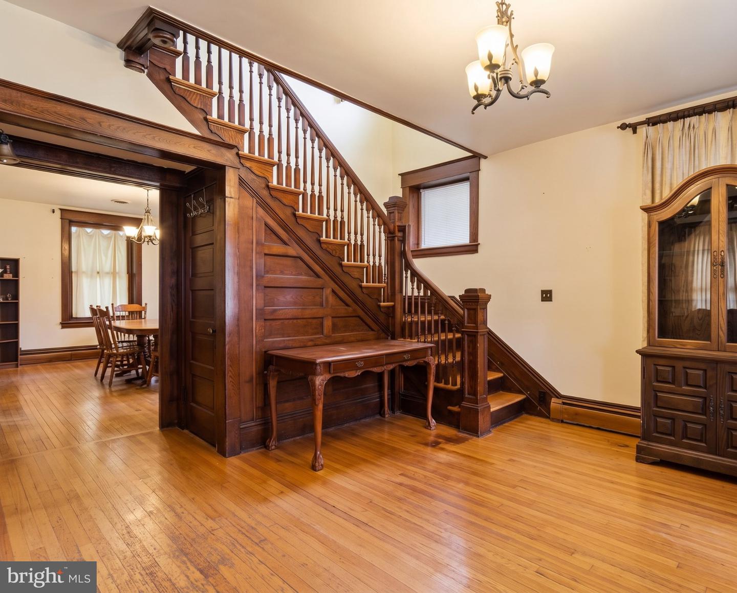 16 N Maple Ave Property Photo 3