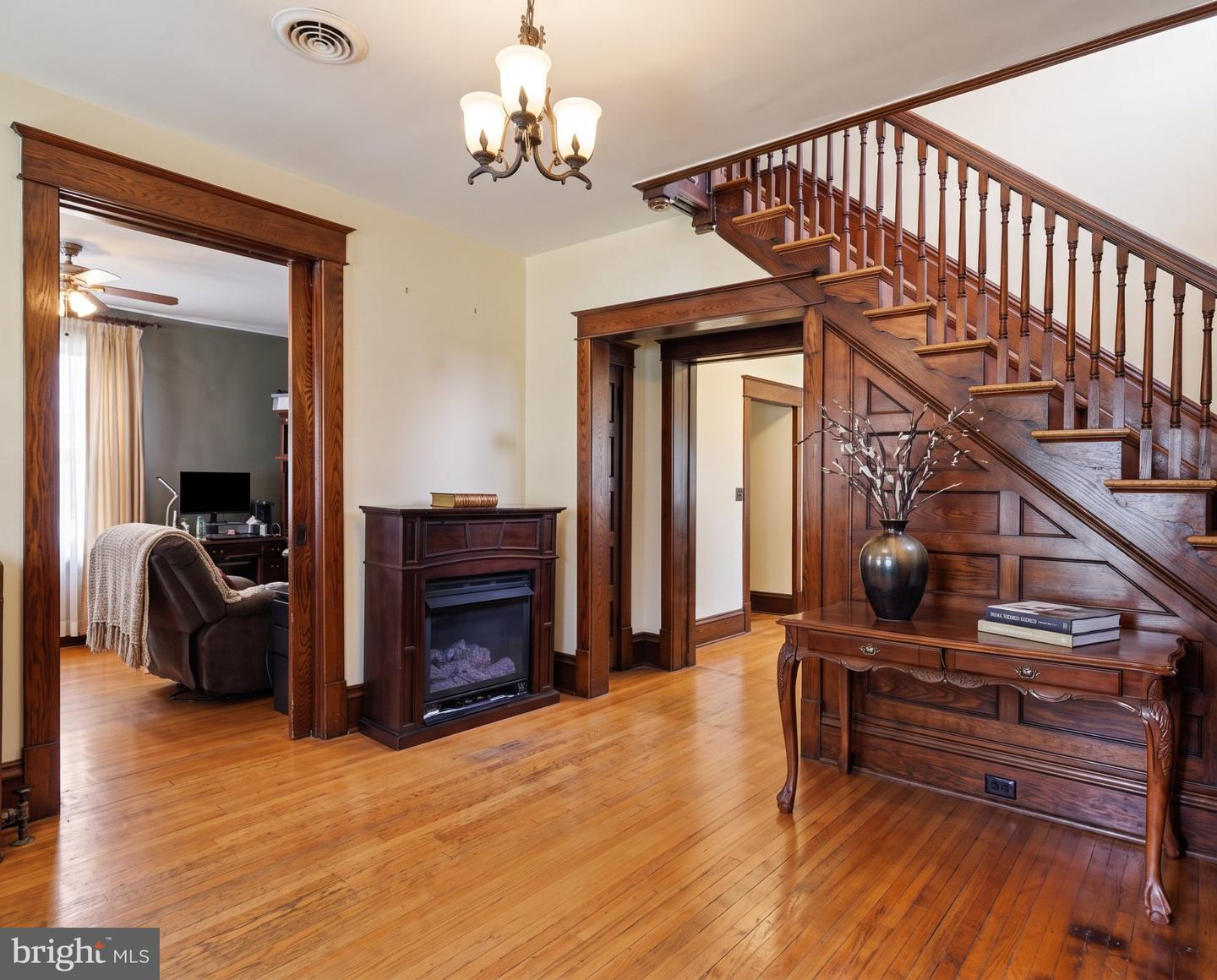 16 N Maple Ave Property Photo 4