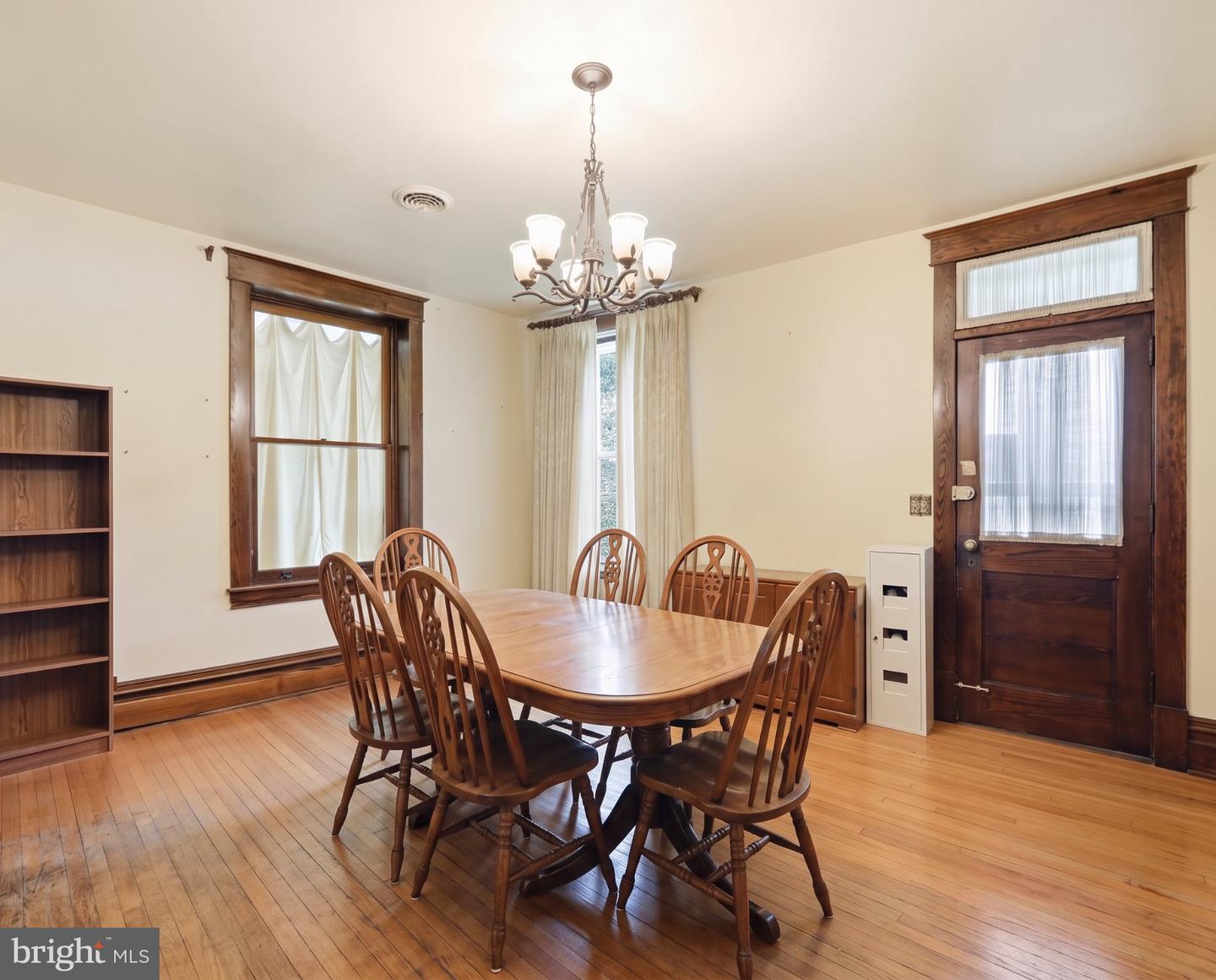 16 N Maple Ave Property Photo 8