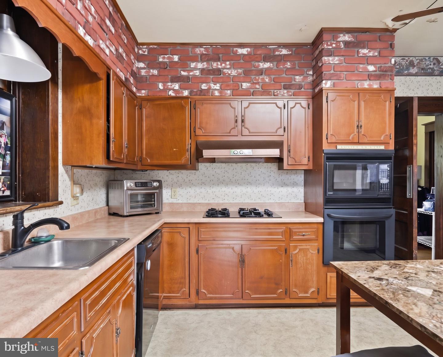 16 N Maple Ave Property Photo 11