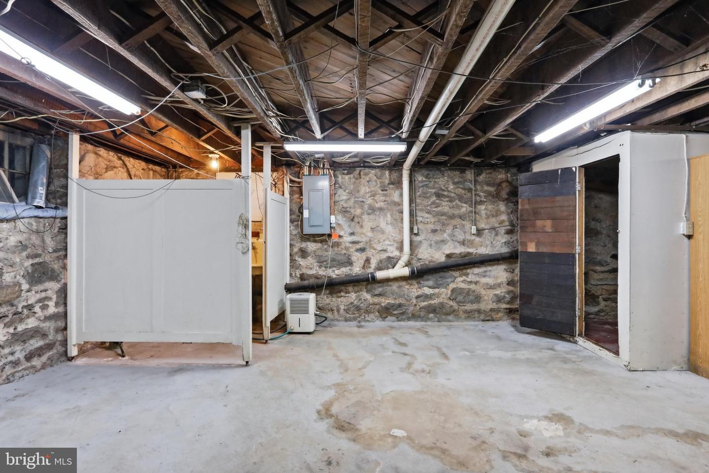 16 N Maple Ave Property Photo 34