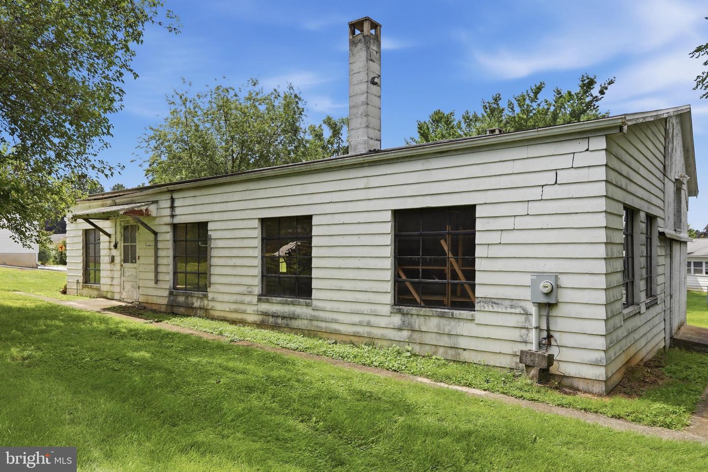 16 N Maple Ave Property Photo 44