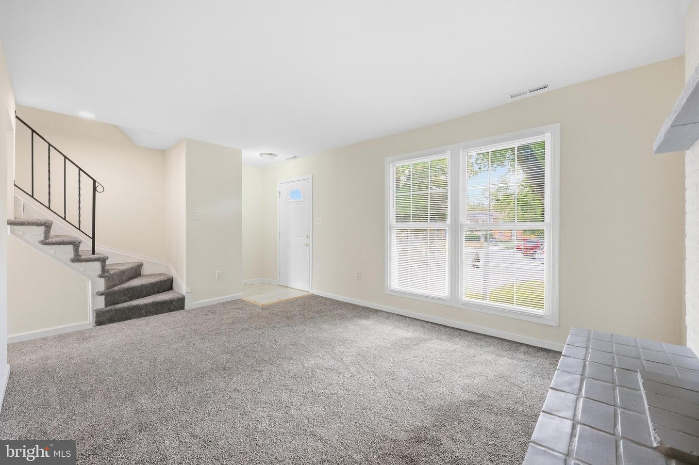 17914 Hickory Ln Property Photo 8