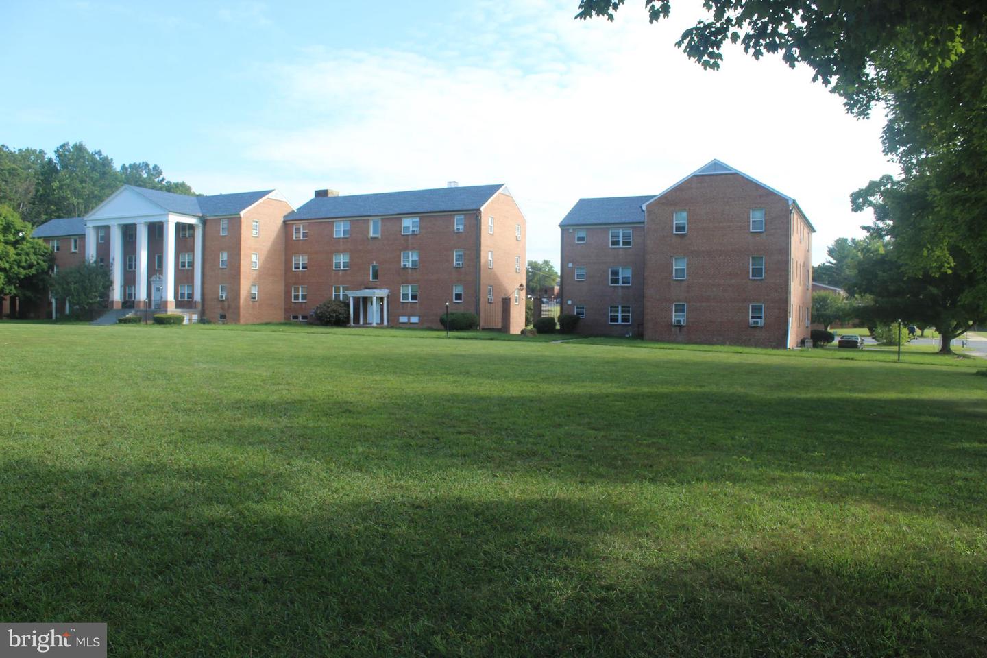 300 Northern Ave #apt 2h Property Photo 1