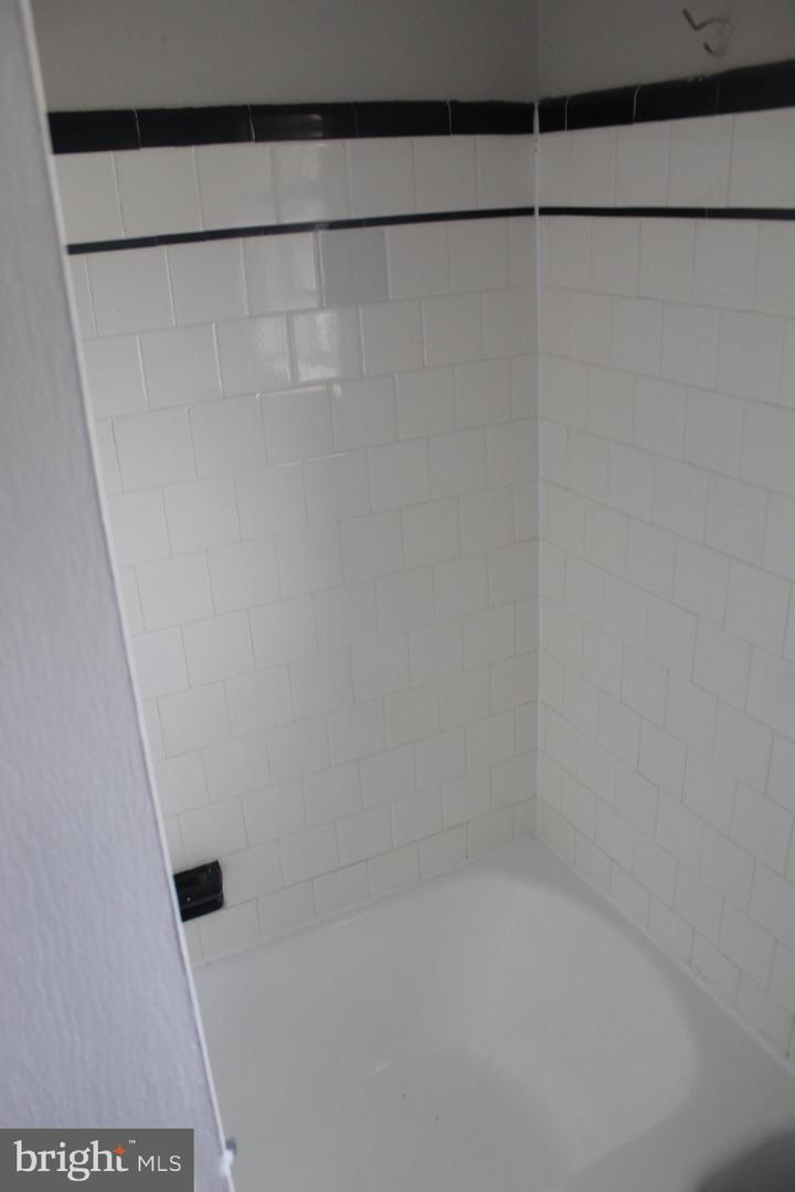 300 Northern Ave #apt 2h Property Photo 10