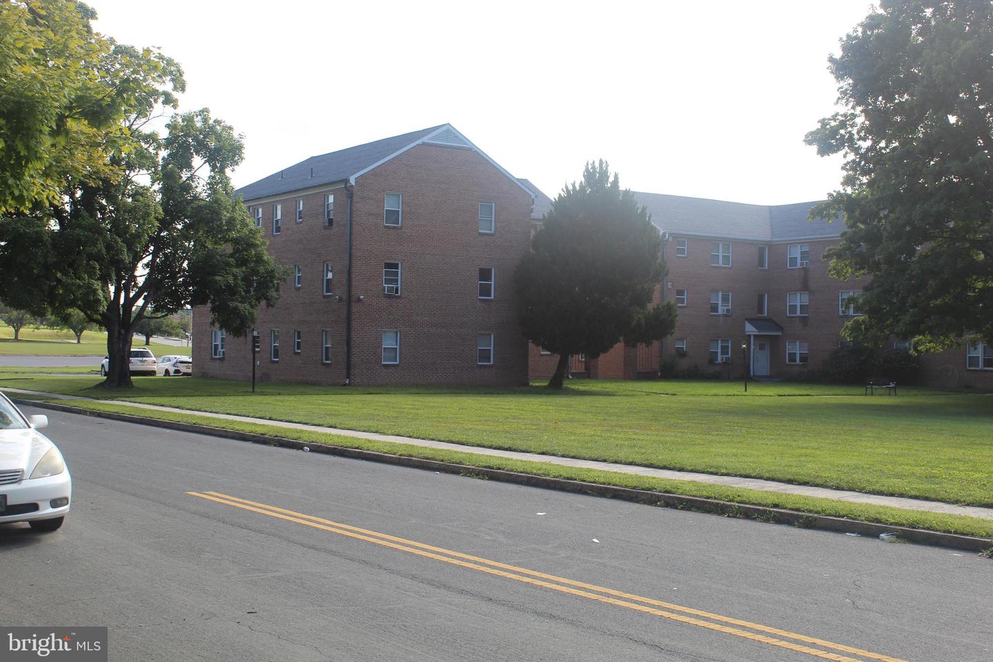 300 Northern Ave #apt 4h Property Photo 3