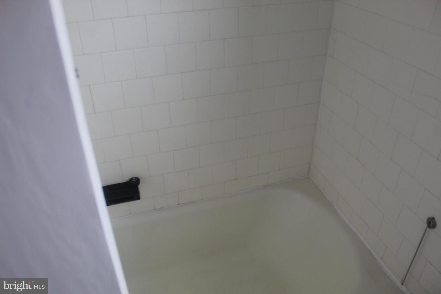 300 Northern Ave #apt 4h Property Photo 10