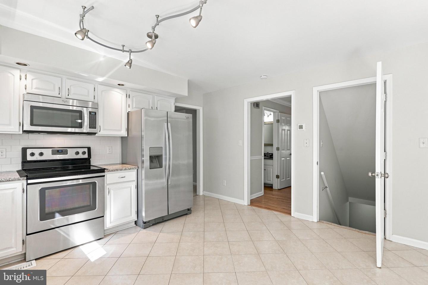9402 Musket Ct Property Photo 10
