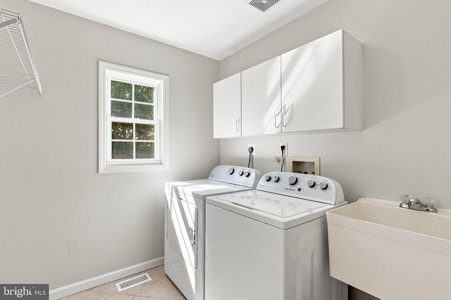 9402 Musket Ct Property Photo 24