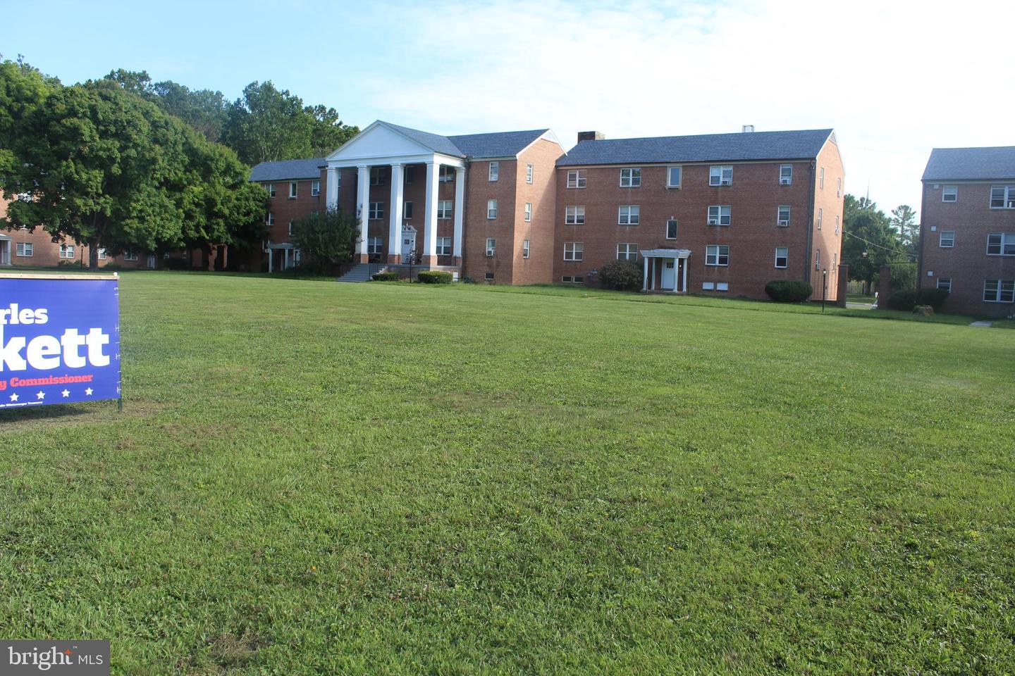 300 Northern Ave #apt 4g Property Photo 1