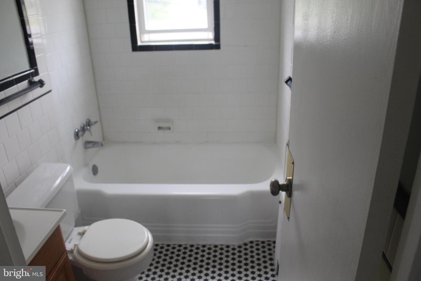 300 Northern Ave #apt 4d Property Photo 11