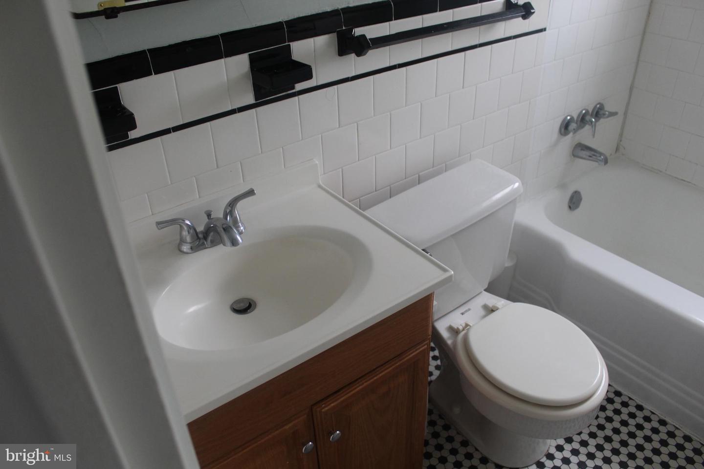 300 Northern Ave #apt 4d Property Photo 12
