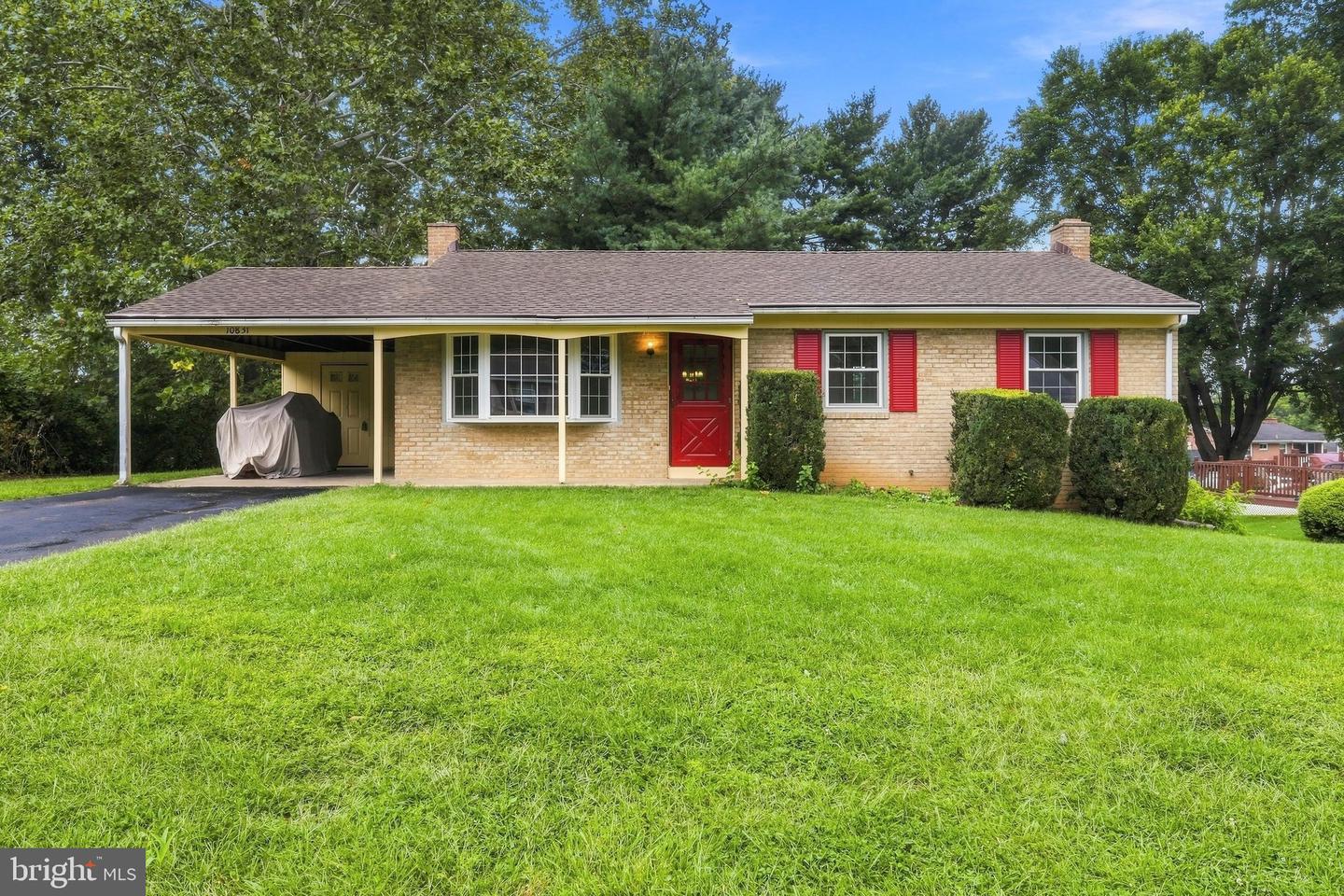 10831 Rosewood Dr Property Photo 1