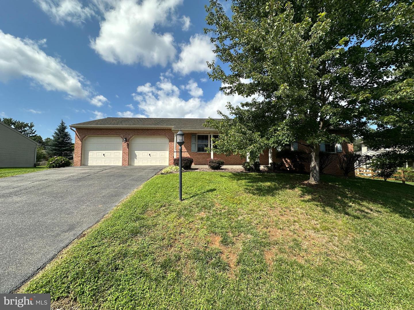 218 Stanford Rd Property Photo 1