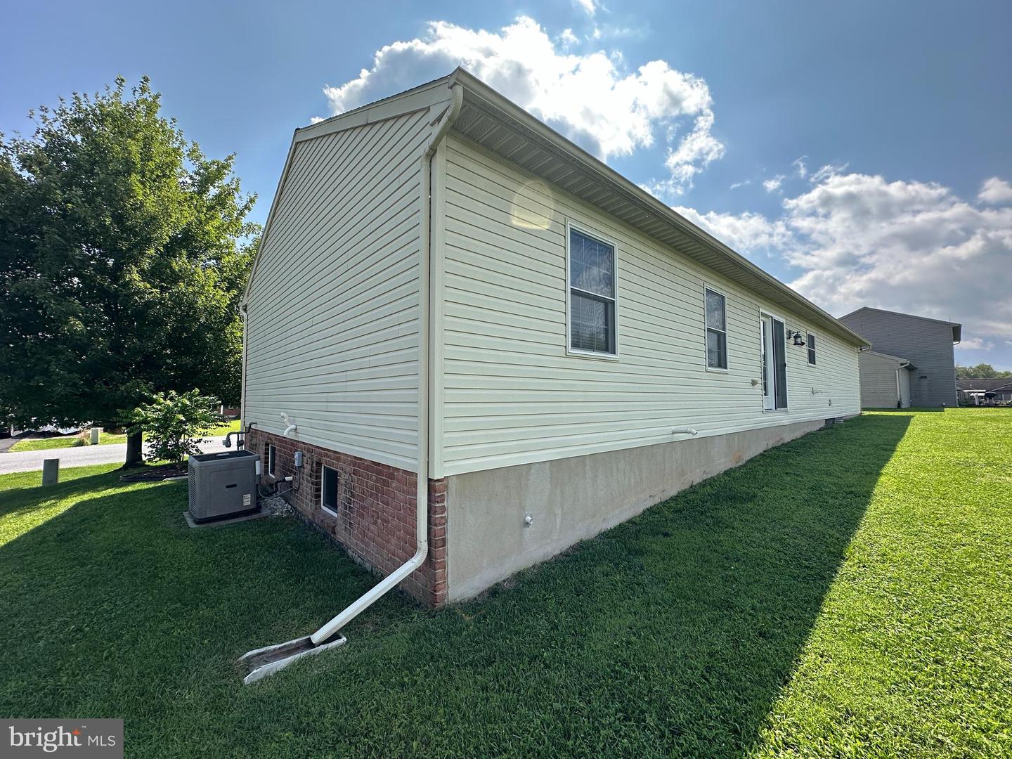 218 Stanford Rd Property Photo 9