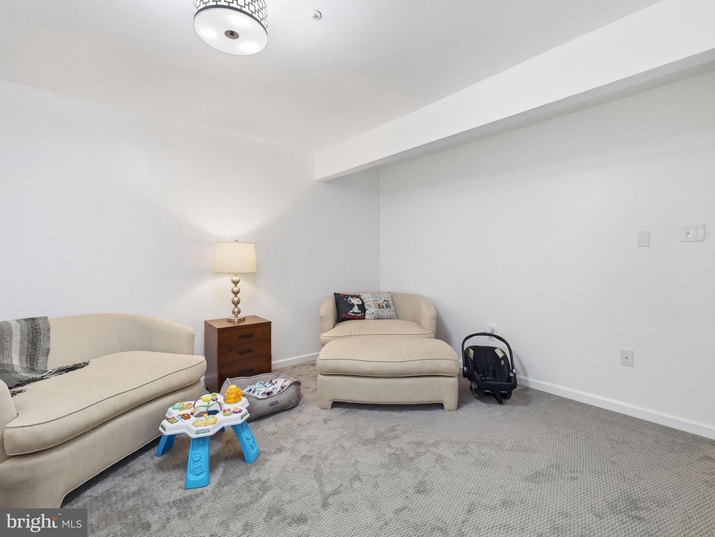 1307 Lindsay Ln Property Photo 5
