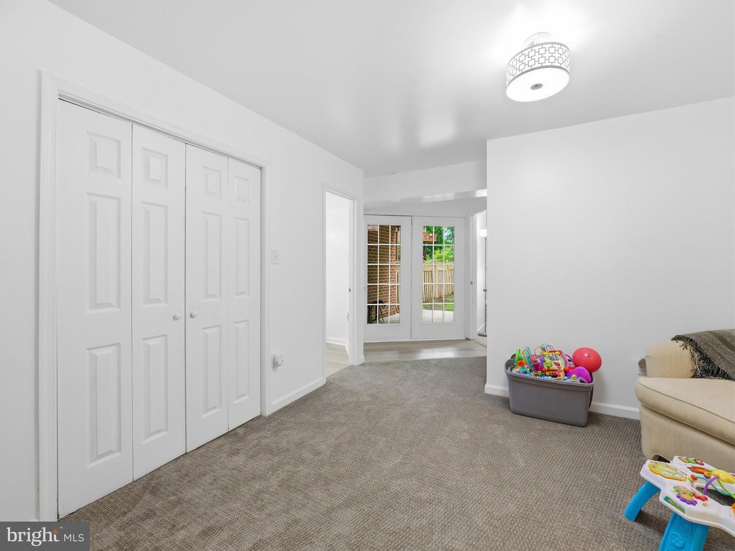1307 Lindsay Ln Property Photo 6