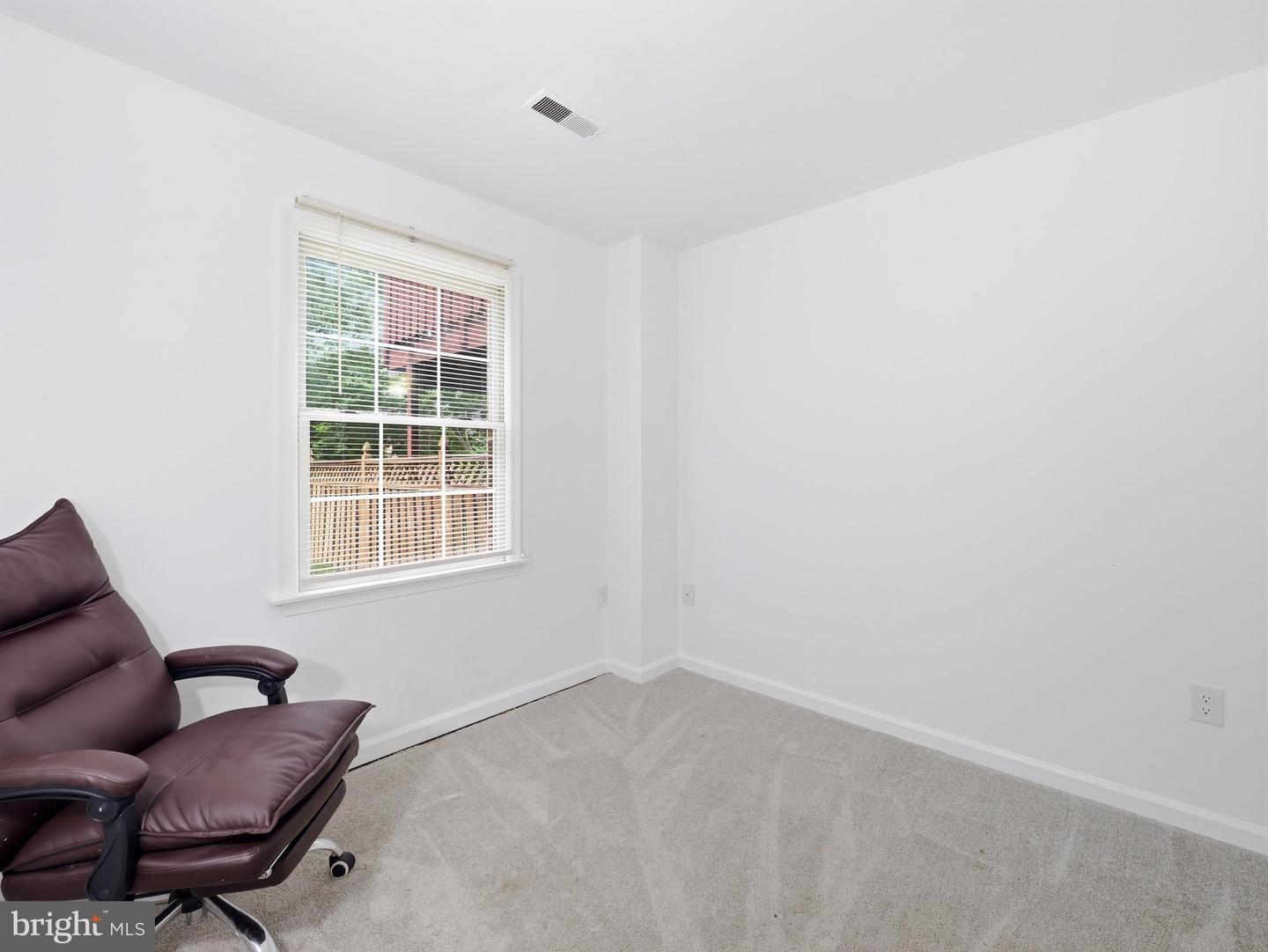 1307 Lindsay Ln Property Photo 9