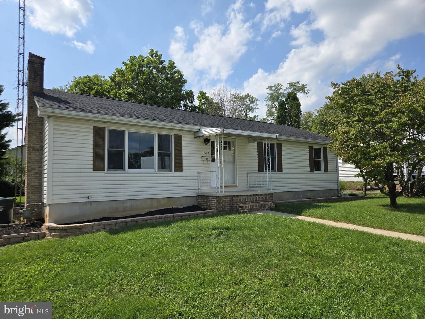 1059 Florida Ave Property Photo 1