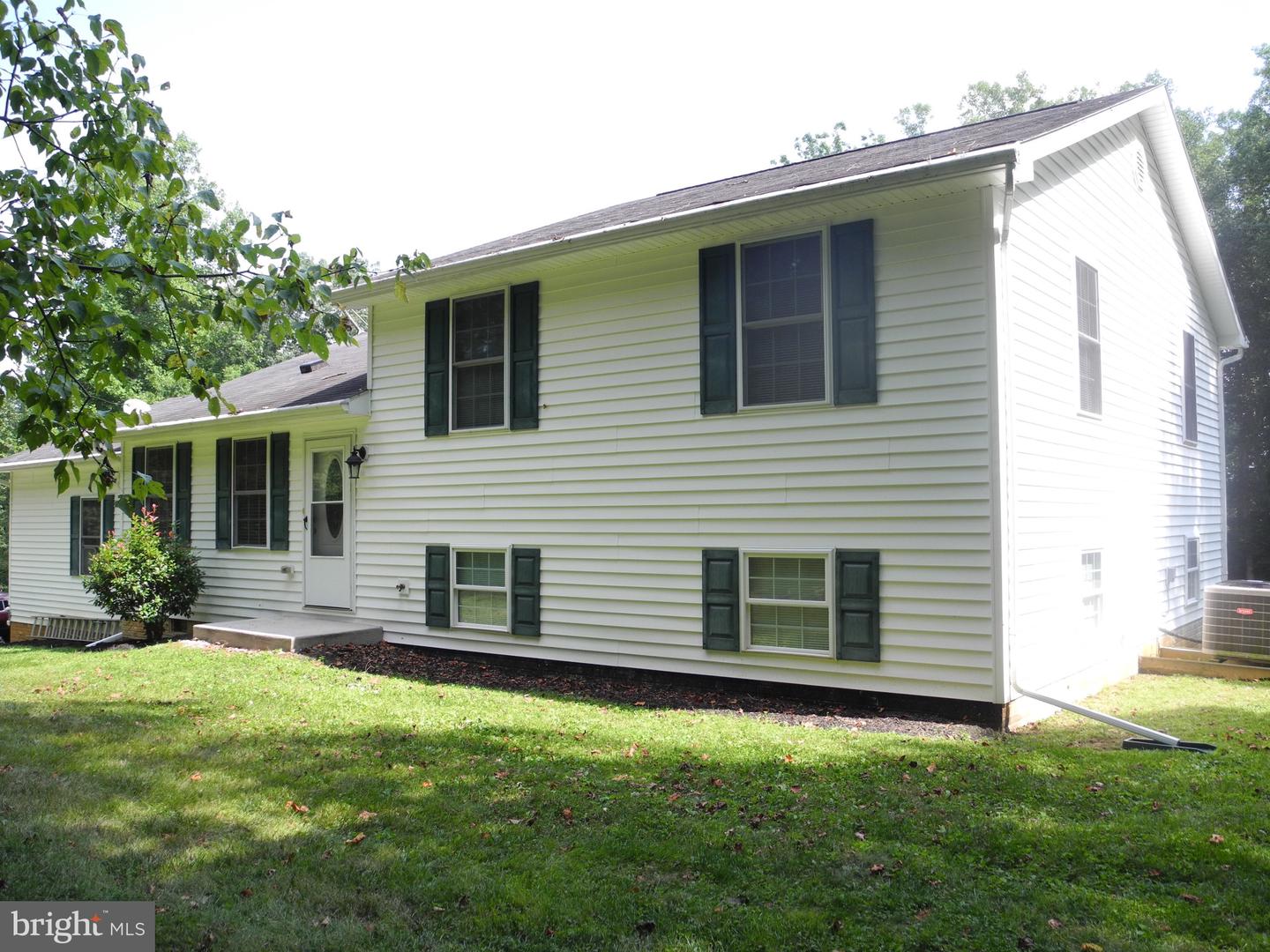 15844 Halleman Ln Property Photo 1