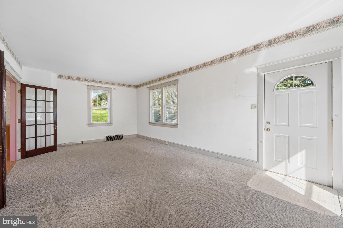 20203 Jefferson Blvd Property Photo 5