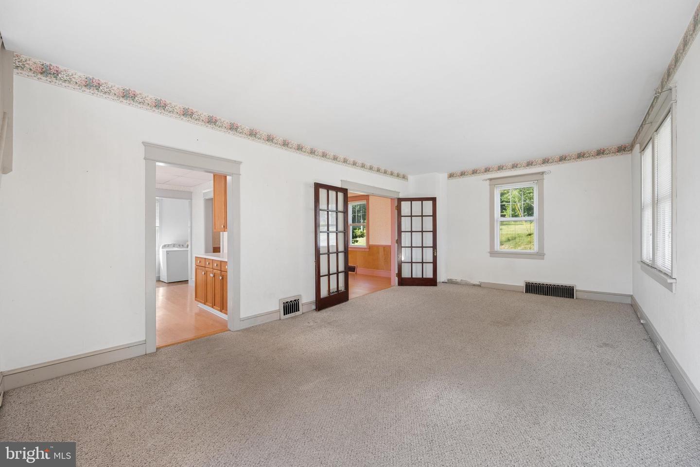 20203 Jefferson Blvd Property Photo 6