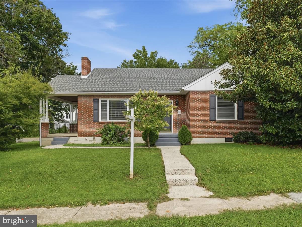 939 View St Property Photo 1