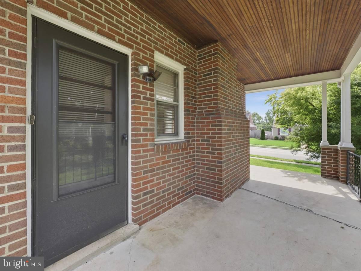 939 View St Property Photo 3