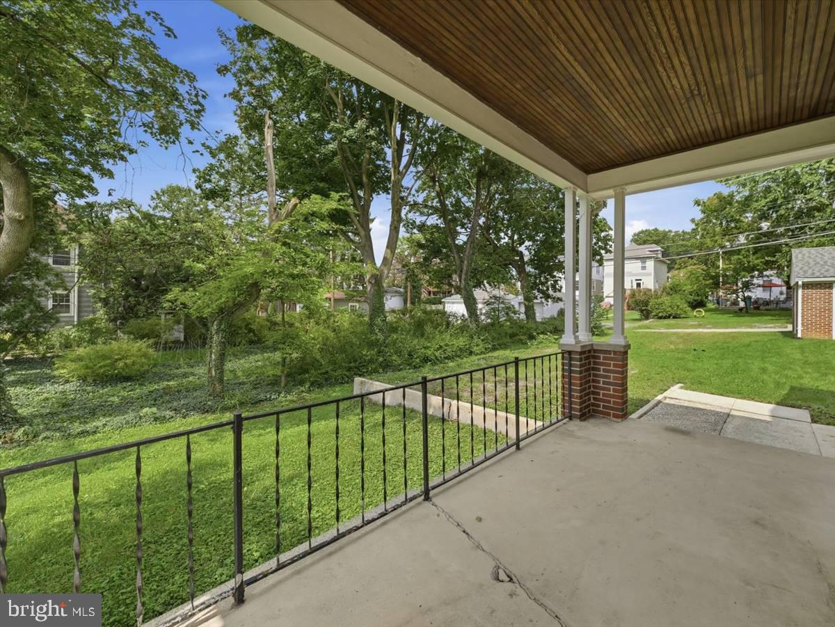 939 View St Property Photo 4