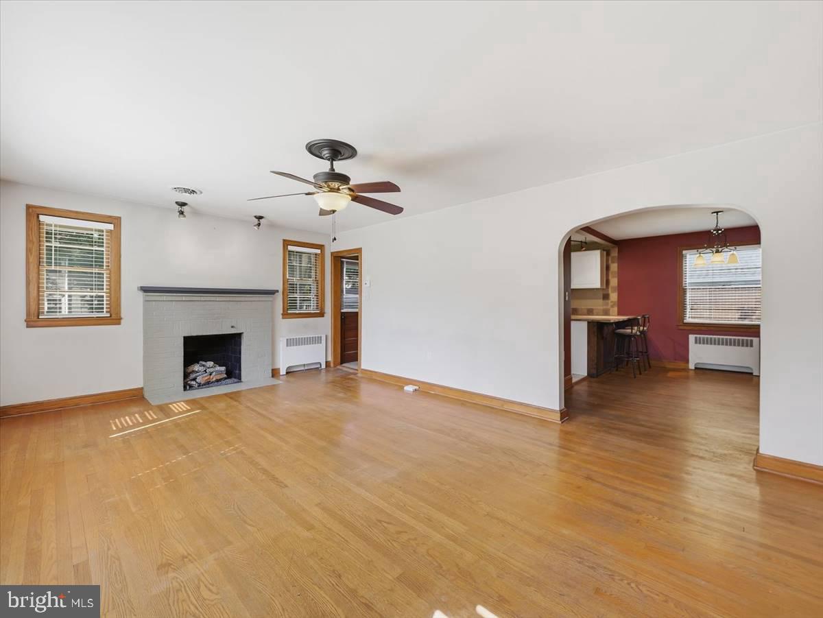 939 View St Property Photo 7