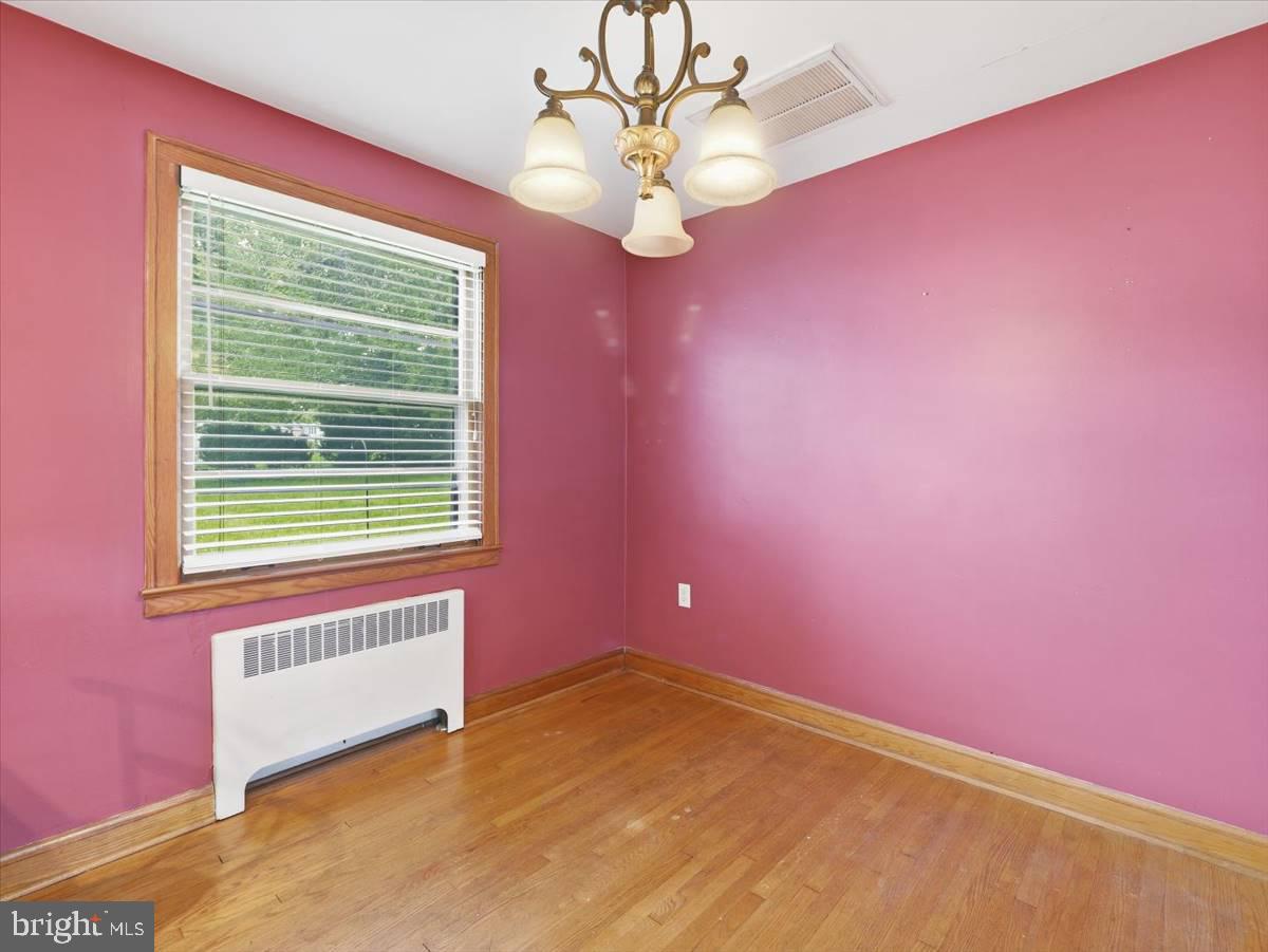 939 View St Property Photo 12