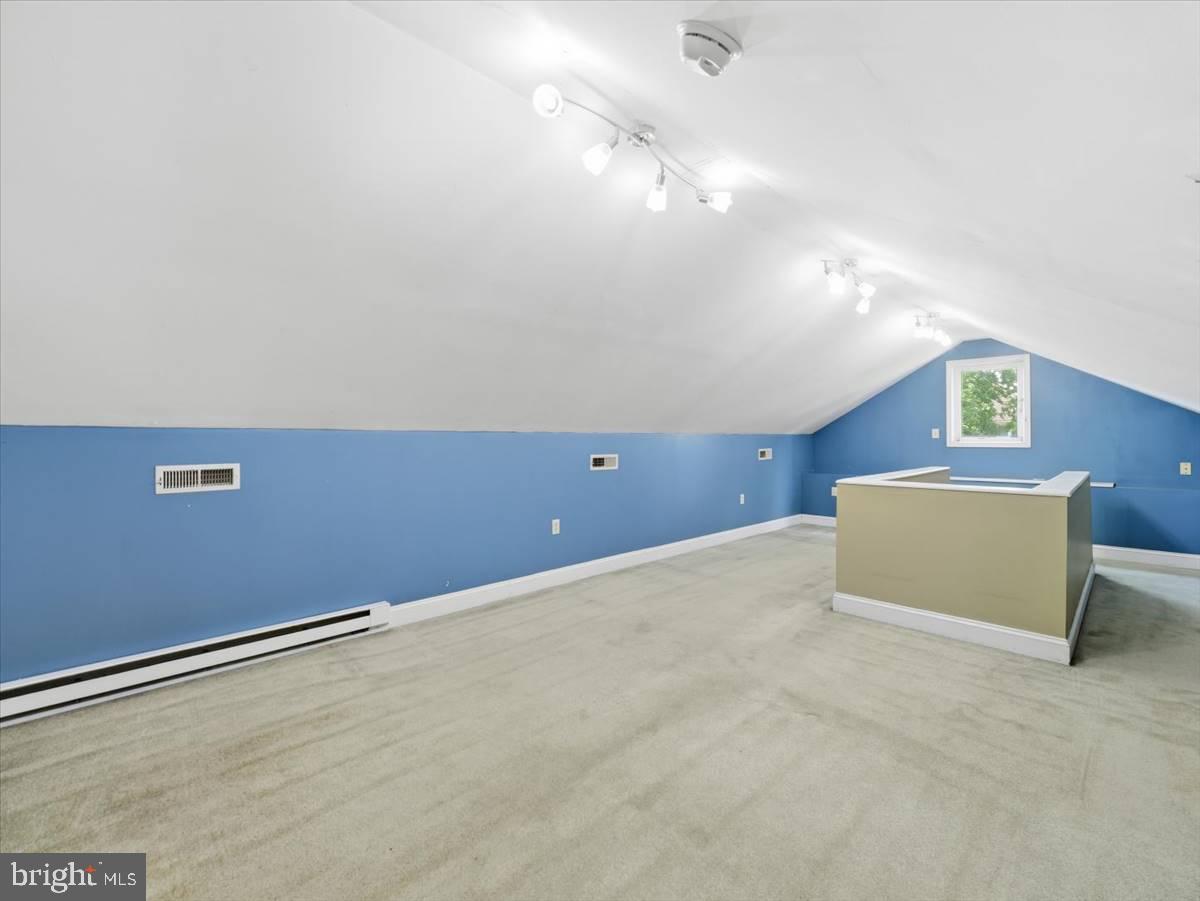 939 View St Property Photo 15