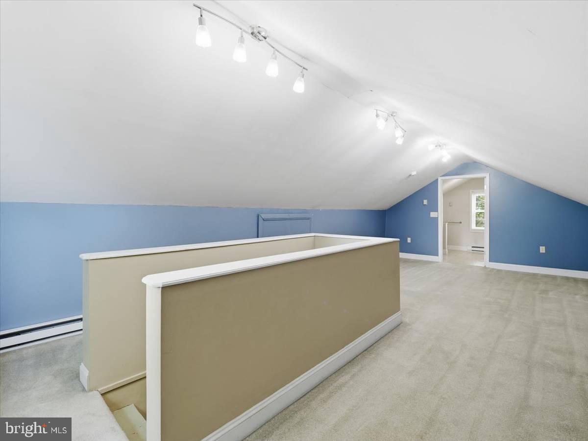 939 View St Property Photo 16