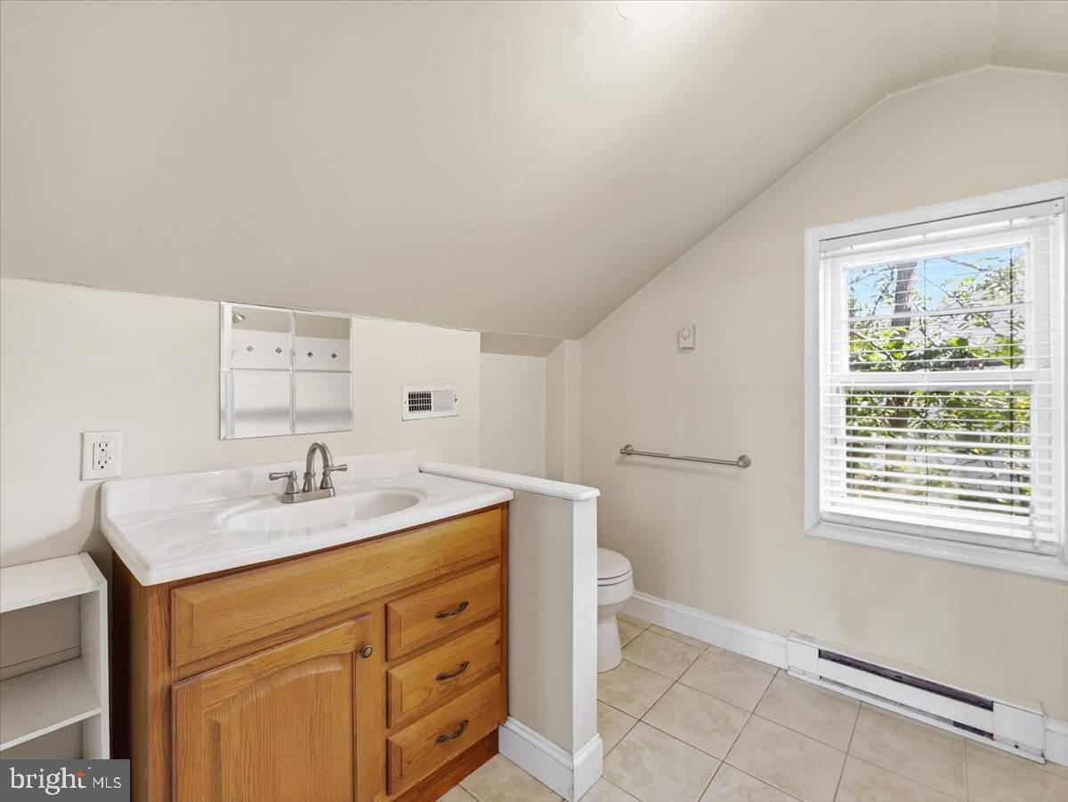 939 View St Property Photo 17