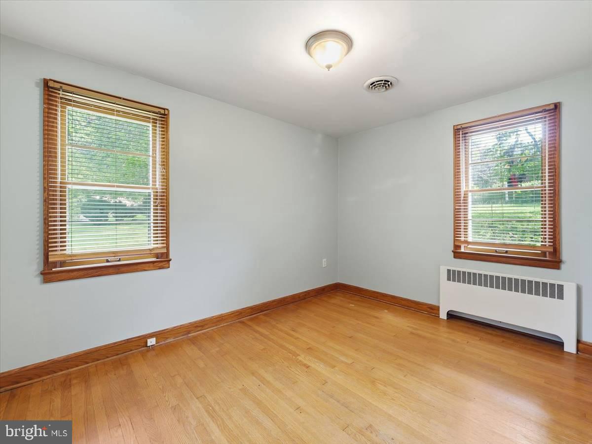 939 View St Property Photo 18