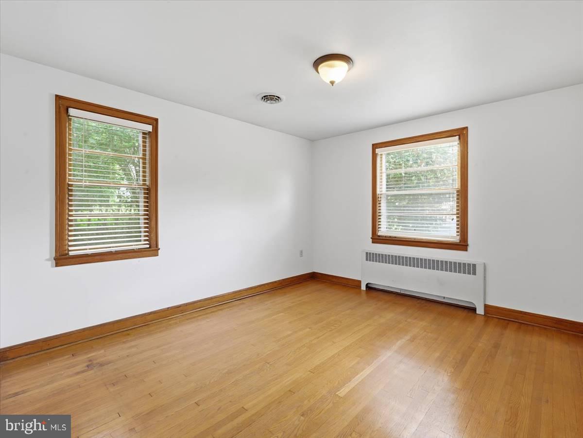 939 View St Property Photo 20