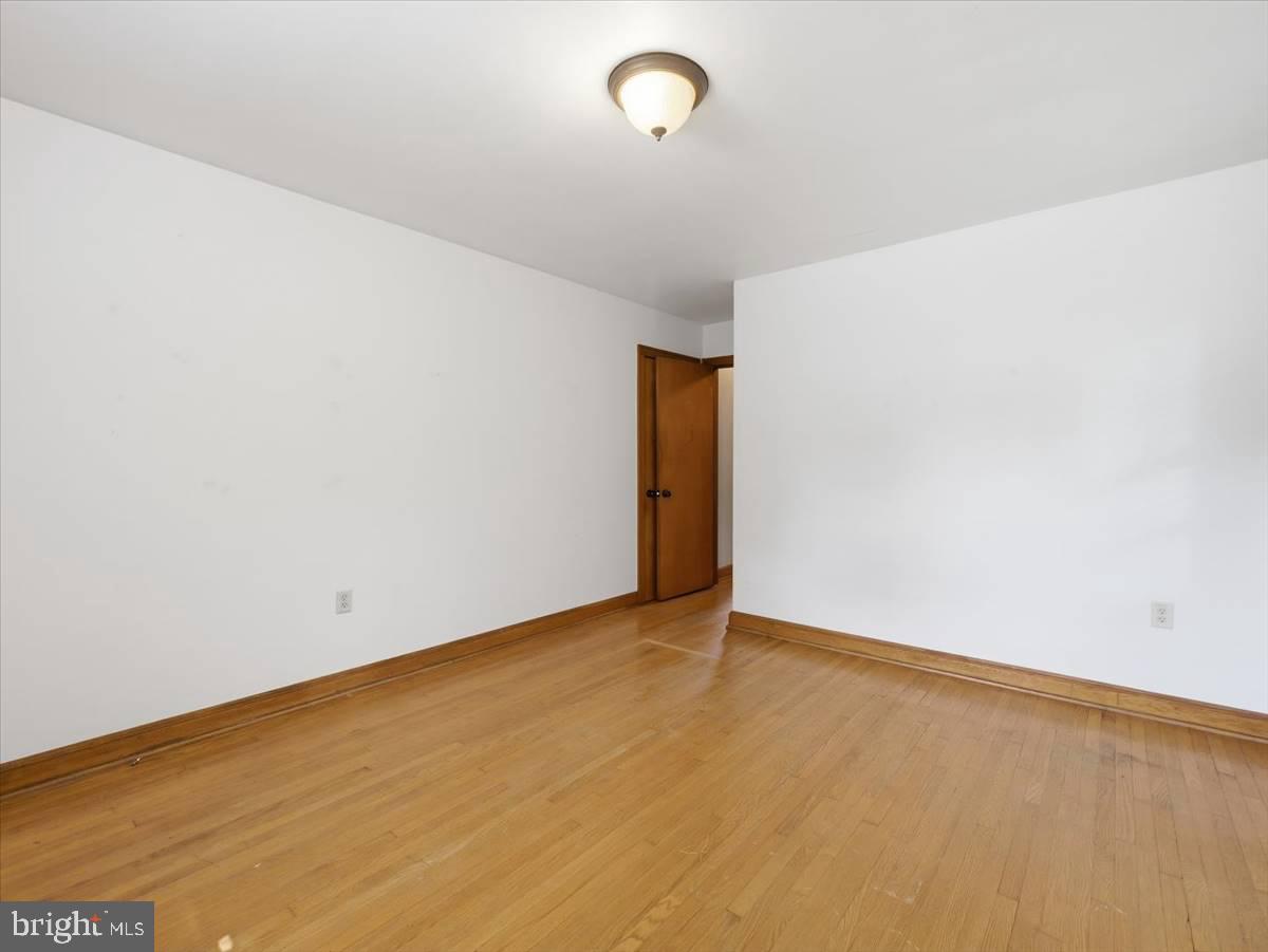 939 View St Property Photo 21