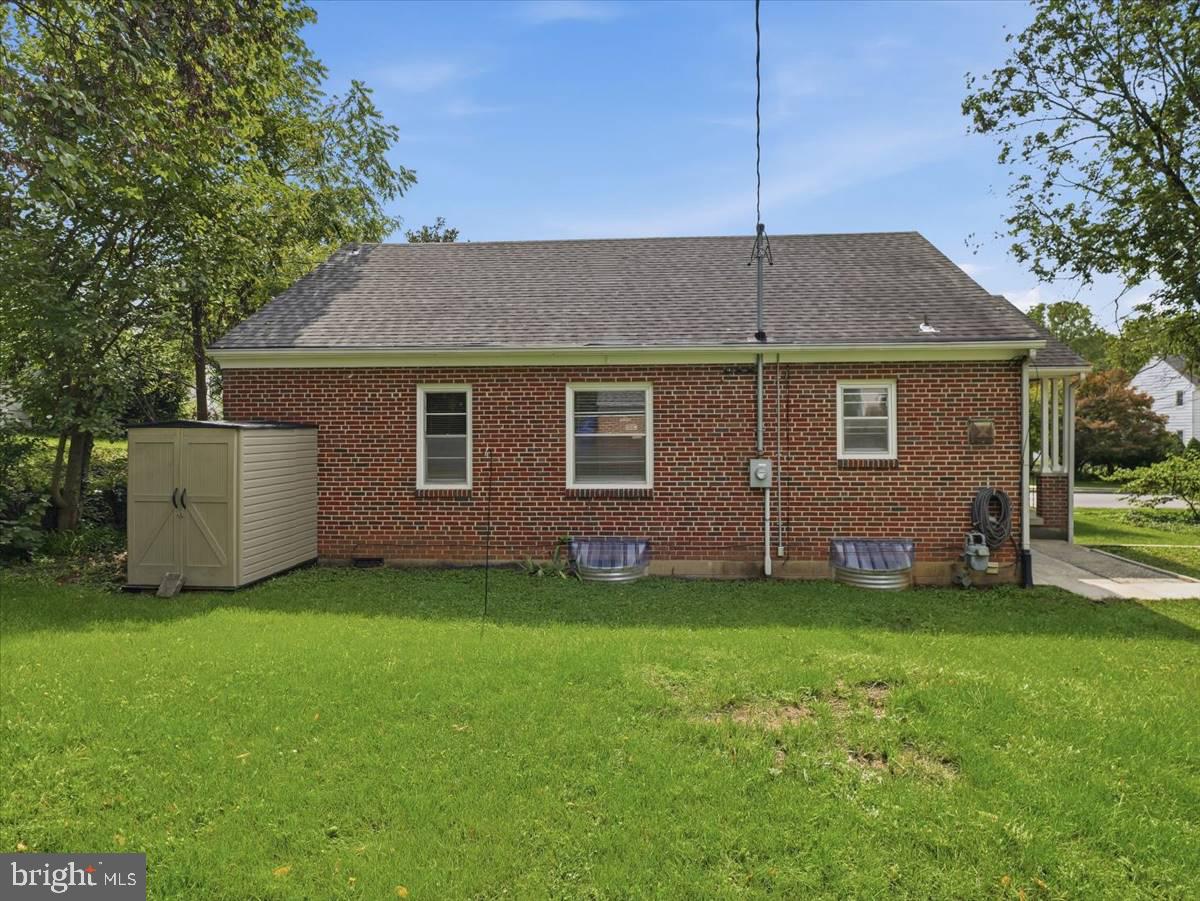 939 View St Property Photo 31
