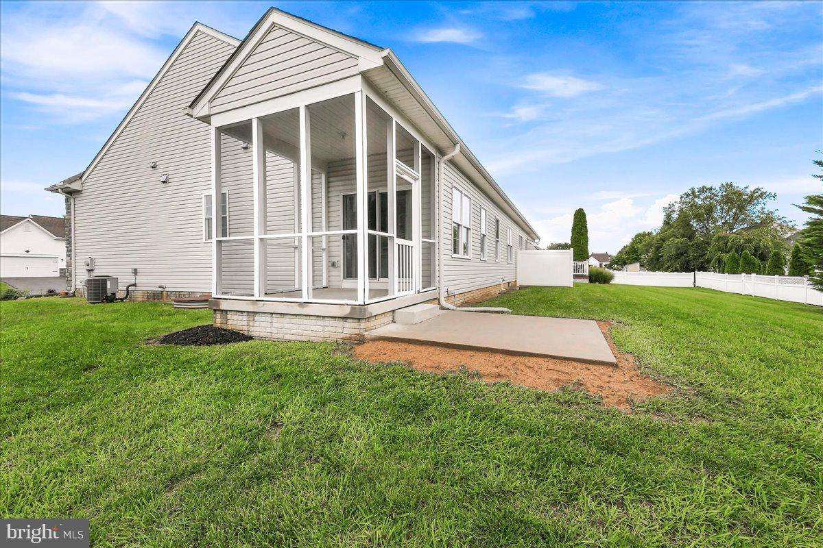 17988 Constitution Cir Property Photo 26